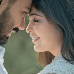 Another example of the "no-makeup" makeup look, perfect for a romantic pre-wedding photoshoot. The focus is on fresh skin and a natural radiance that looks beautiful both in person and on camera.