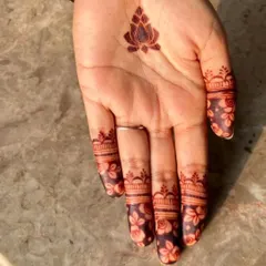 Testing the mehendi stain. I always do a small patch test to ensure the quality and color of my organic henna paste.