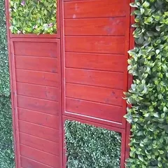 A detailed shot showing the different textures used in the mixed-material facade. I combine dense, leafy panels with finer turf and flowering sections to create depth and a more realistic appearance, even up close.