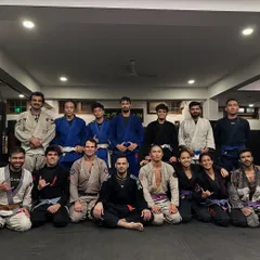 Five years since his last trip, Coach Eliot Kelly returned to Crosstrain HQ for a mind-blowing Gi session. The team was left speechless.