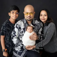 A complete family portrait is such a treasure. I love capturing the pride and love as parents and siblings welcome the newest, tiniest member into their arms. This is what family is all about.