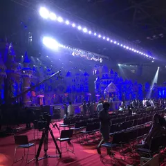 A behind-the-scenes look at the scale of the Golden Petal Awards production. You can see the complex lighting rigs and camera cranes needed to capture the massive castle stage, highlighting the technical execution required for a flawless live broadcast event.