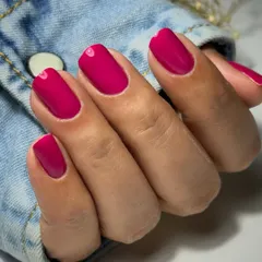 This stunning magenta set was created using BIAB (Builder in a Bottle) with gel polish on top. BIAB provides an extra layer of strength, perfect for helping weak or brittle nails grow.