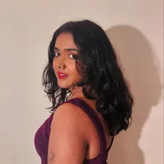 Another portrait from after the Mumbai show. This photo reflects the confidence and joy that comes from connecting with a live audience.