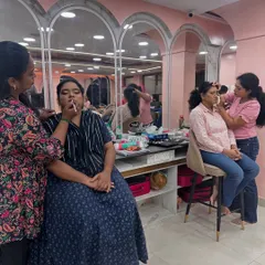 Practice makes perfect. In our pro courses, students work on each other to master different looks, learning how to adapt techniques for various face shapes and skin tones.