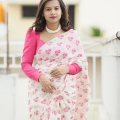 Another angle of this beautiful and comfortable cotton saree.