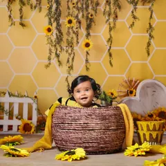 Another angle of our popular honey bee theme, capturing a beautiful, happy smile.