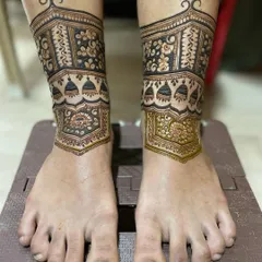 The next step in the bridal leg design. I've added shading and another layer of patterns to build up the intricate look.
