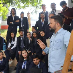 Explaining my approach to landscape painting to the students before starting the demonstration.