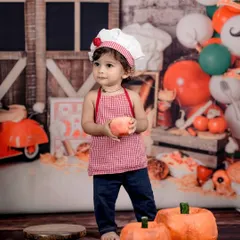 A new chef in town! Our little chef theme is so much fun, with a chef's hat, apron, and plenty of toy fruits and vegetables to play with.
