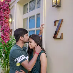 The city provides so many beautiful backdrops. This intimate moment was captured outside a lovely building, showing that romance can be found anywhere.