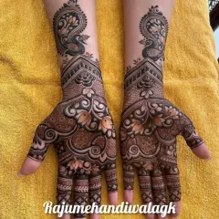 A beautiful design for the festival of Teej, featuring peacocks and floral motifs. It's festive without being overly heavy.