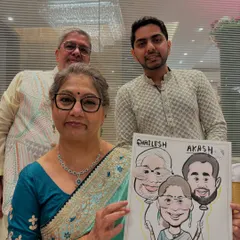 This family chose a creative "balloon heads" theme for their group caricature, showcasing how we can play with different fun concepts.