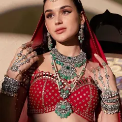 Capturing the complete bridal jewellery set. From the hand harnesses to the layered necklaces, my job is to showcase how each piece contributes to the overall magnificent look.