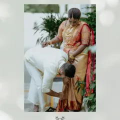 A tender moment of service and respect, a beautiful part of many South Indian wedding traditions. I ensure these quiet, meaningful rituals are honored and captured.
