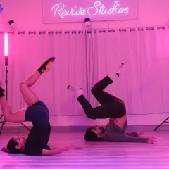 A synchronized floorwork sequence from our "Unleash" contemporary workshop. We often host guest choreographers to bring new styles and techniques to our students.