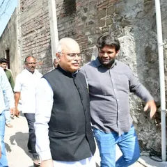 Walking through the streets of Miraj with Dr. Vinay Sahasrabuddhe, showing him the place where our craft has lived for generations.