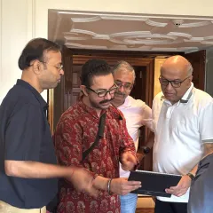 Showing my sketchbook to Aamir Khan ji and his team. It is always a wonderful experience to share my creative process with fellow artists and art lovers.