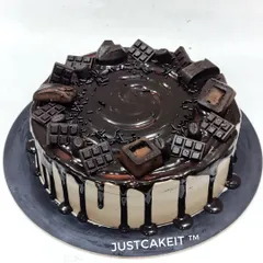 A simple yet delicious chocolate drip cake perfect for any celebration. This one was a welcome home cake with a red velvet cream cheese flavor inside.