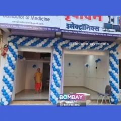 This is a classic blue and white spiral balloon arch I designed for the inauguration of a local electronics shop in Virar. It’s a clean, professional look that effectively announces a new business is open and ready to welcome customers.