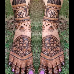 Another view of the architectural foot design, this time on a natural grass background, showing how the art stands out.