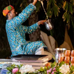 We bring nostalgic traditions to life with interactive stations. A server in traditional attire prepares fresh, chilled Thandai, offering guests a refreshing and authentic Indian beverage experience that adds a cultural touch to any celebration.