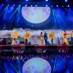 The couple's duet under a giant moon projection, perfectly fitting our 'Chandni Ratein' (moonlit night) theme. The entire stage was designed to create a dreamy, romantic, and celestial ambiance.