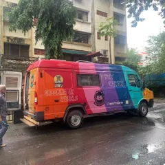 You can't miss us! Our colorful "Grooming on Wheels" van is a fully equipped pet spa, ready to park outside your home in Bengaluru, Mumbai, or Hyderabad. This is convenience at its best.