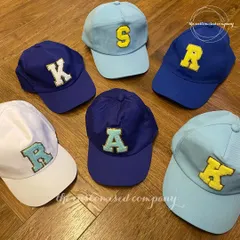 These caps with chenille patch initials are a fun and trendy accessory. Available in different colors, they are perfect for adding a personal touch to a casual outfit or as a gift for your squad.