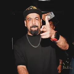 Pointing at the crowd in Dubai. It was an absolute vibe closing the first edition of Safar at ICY Dubai. The international crowd knows how to party.