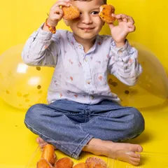 My mini donut box is perfect for sharing or as a fun treat for kids. It comes with 8 mini bombolonis and 3 delicious dips.