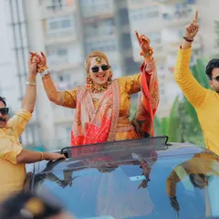 Making a grand entrance for the Haldi! The bride popping out of the sunroof with her family is a perfect example of the fun and high energy I love to capture.