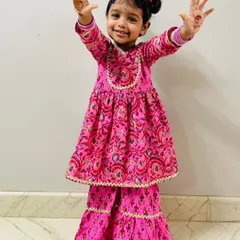 Pure joy! This little one is so happy with her festive mehendi. I always make sure the designs for kids are quick and fun.
