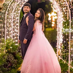 As evening falls, our garden transforms into a magical space. This tunnel of lights is a favorite for romantic couple portraits, creating a beautiful bokeh effect and an intimate atmosphere.