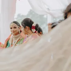 A candid moment from Meghana’s Mahuratham in Coorg. Her makeup is subtle yet defining, perfectly complementing her traditional attire and the serene environment.