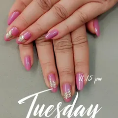 Another view of the mauve nails with the 3D gold wire accent. This angle shows how the wire catches the light.
