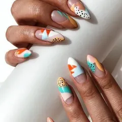 Let's get creative with abstract and graphic nail art. This set shows how we can play with geometric shapes, dots, and negative space to create a unique, modern look that’s a true reflection of your personal style.