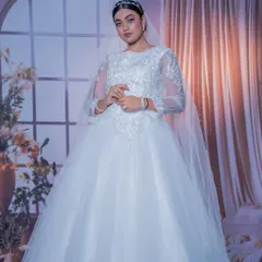 For my Christian brides, I aim for a look that is both timeless and modern. This elegant style features soft, glowing makeup and a classic updo, perfectly complementing the beautiful white gown and veil for a truly angelic appearance on her special day.