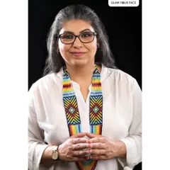 Minimalism at its stylish best. This is another look from the business portrait shoot for Squadron Leader Delshad Master, showcasing a professional and confident appearance for her corporate headshot.