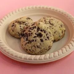 Our eggless chocolate cookies are made with premium couverture chocolate, giving them a rich flavor and a soft, chewy texture.