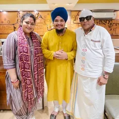 With the master percussionist Sivamani sir and Runa Sivamani didi. Being in the company of such rhythmic geniuses is always an electrifying and humbling experience.