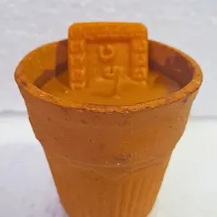 Nothing feels more like home than chai and Parle-G. We captured that nostalgia in this kulhad chai candle, complete with a tiny wax biscuit. It smells as warm and comforting as it looks, a perfect piece of childhood in a candle.