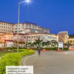 An ideal medical campus is designed to support well-being through green, walkable spaces. Clear pathways and accessible amenities at our large-scale projects encourage movement and provide areas for rest and recovery for patients, staff, and students.