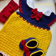 Part of my weekly roundup: this adorable Snow White baby set. So many tiny stitches!