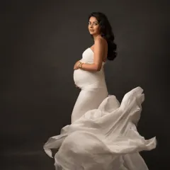 A simple pose with a flowing fabric train can create such a breathtaking, fine art maternity portrait. You are a work of art, and I want you to see it.