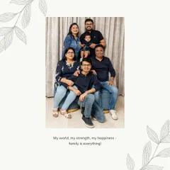 The whole world in one frame. This multi-generational portrait shows the strength and happiness that comes from family, a beautiful memory for everyone.