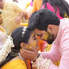 Our Haldi was all about comfort, love, and vibrant color. This moment captures the essence of what I aim for in wedding styling: beautiful, coordinated outfits that let you soak in the joy without any fuss.