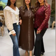 More happy faces from the evening at Mira's. When I host an event, I ensure a great turnout of fellow influencers and foodies who will share their experience with their own audiences.