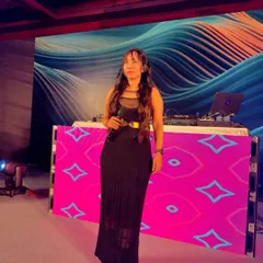 Dressed for a chic private event in Goa. I always match my style to your event's theme, whether it's a formal corporate gathering or a relaxed beach party.