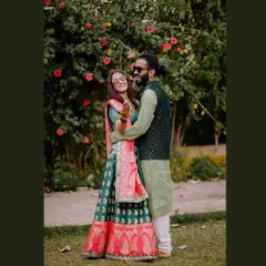 A fun and candid moment from Aman and Himanshi's mehendi ceremony at Amar Mahal, Orchha.